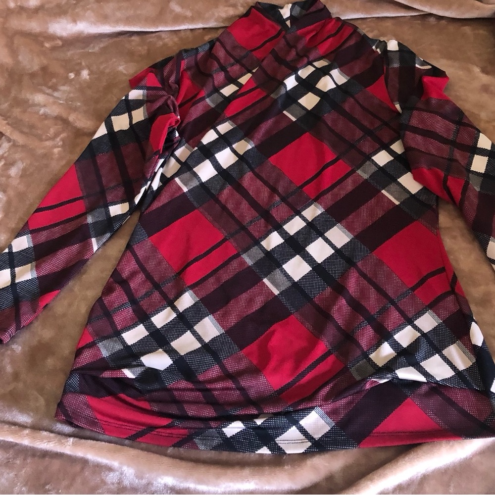 plaid top, V-neck